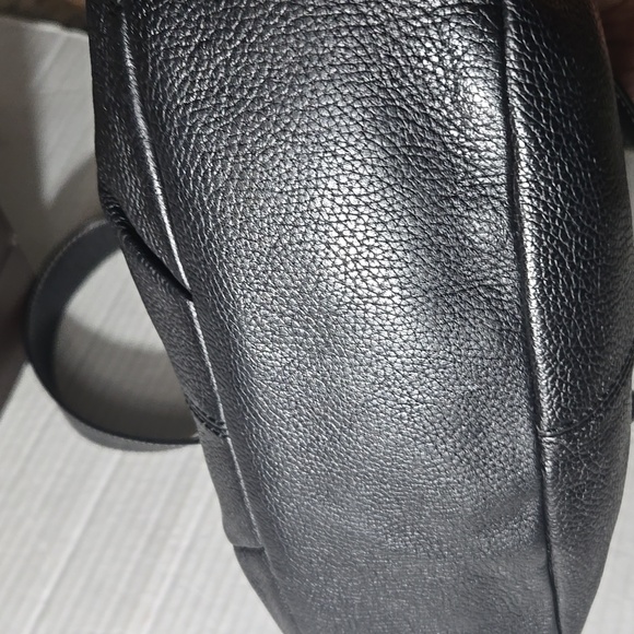 Coach Legacy - Picture 5 of 11